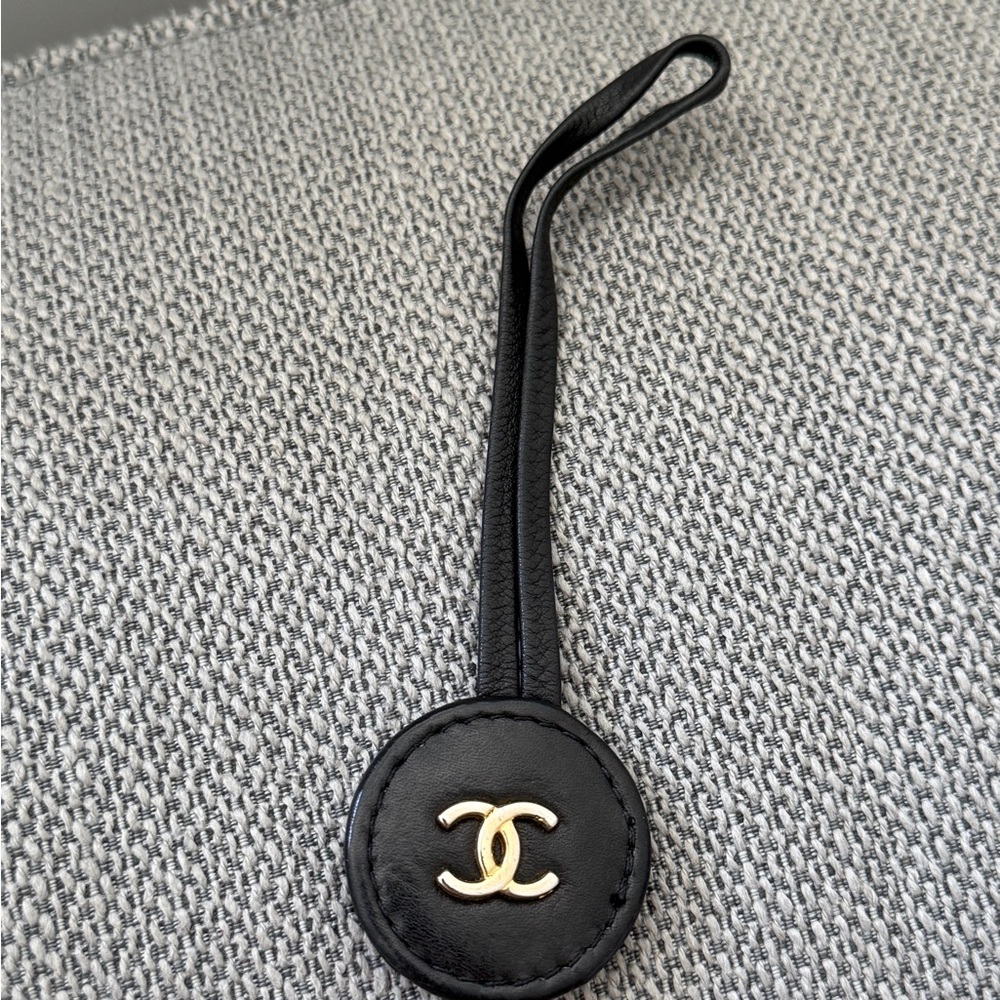 Vintage Chanel CC Black Lambskin Leather Bag Charm Gold Hardware